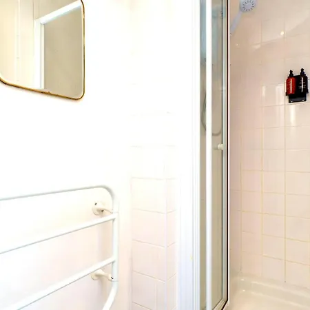 Spacious 4-Bed Bristol | Wifi | Parking | Workspace Exterior photo