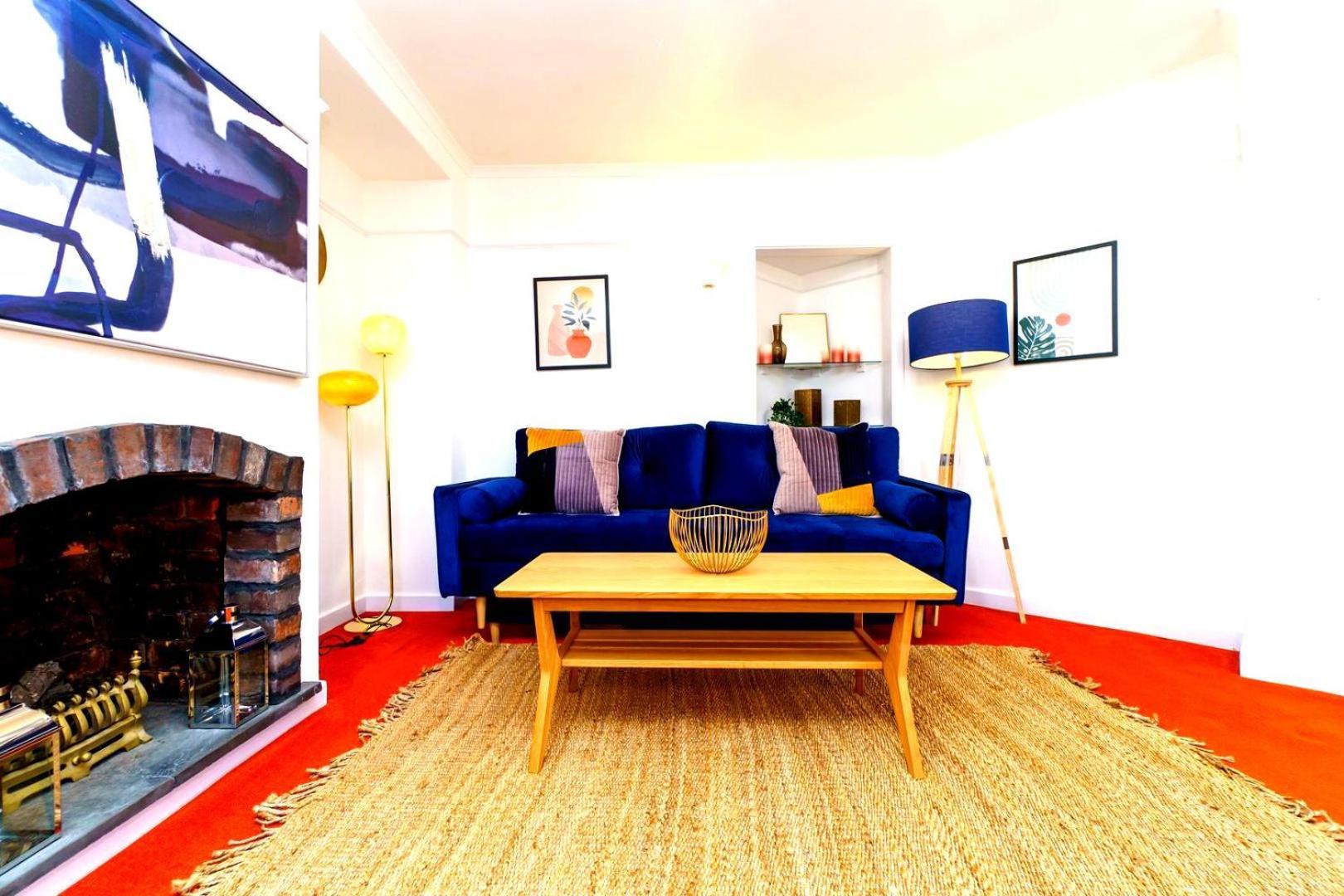 Spacious 4-bed | Wifi | Parking | Workspace Casa de Férias *