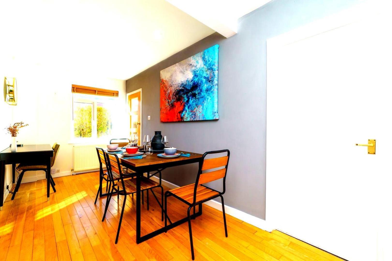 Spacious 4-bed | Wifi | Parking | Workspace Bristol
