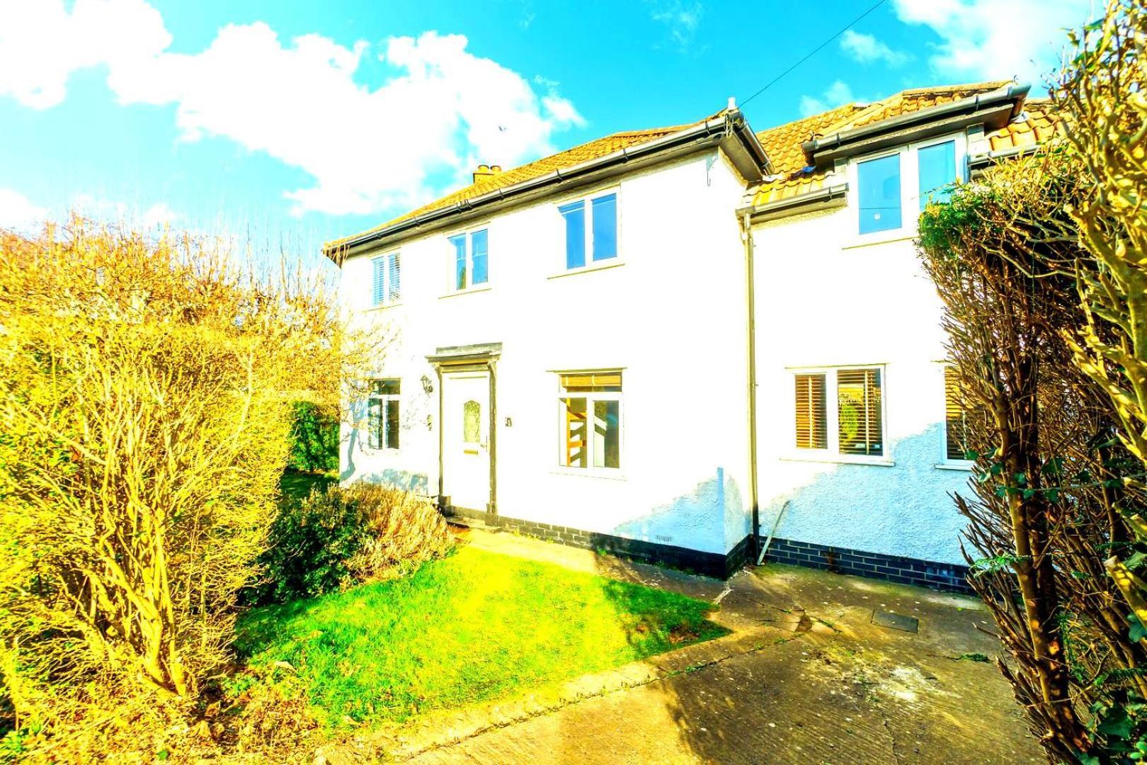 Spacious 4-bed | Wifi | Parking | Workspace Bristol