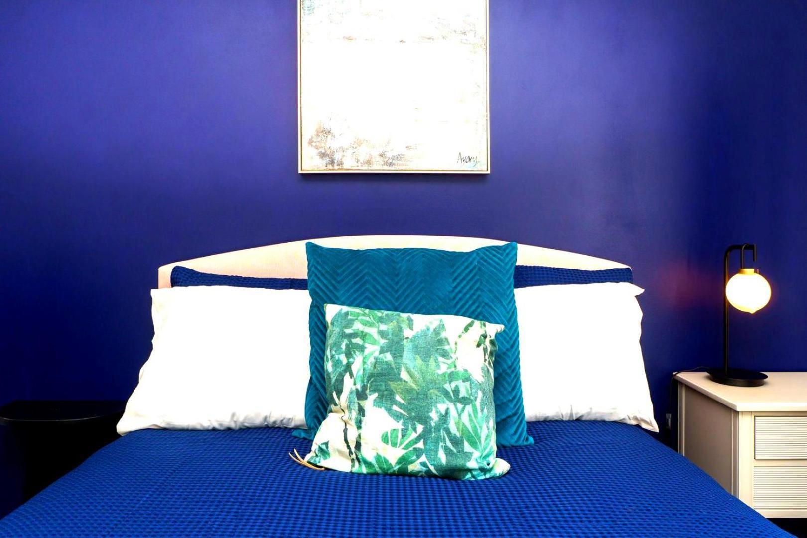 Spacious 4-bed | Wifi | Parking | Workspace